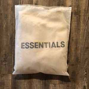 NEVER WORN BEFORE - FEAR OF GOD ESSENTIAL sweater